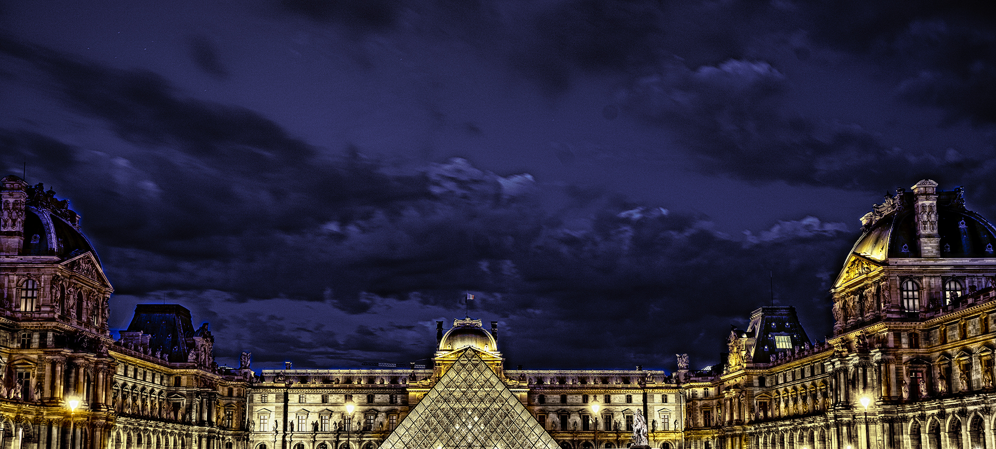 le Louvre Building by Skip Weeks